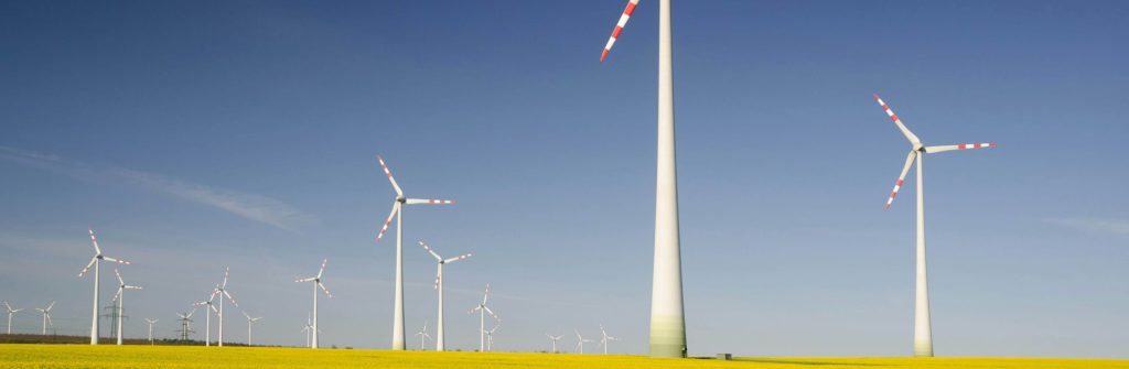 ترکیب ژنراتورهای گازسوز با انرژی‌های تجدیدپذیر و باتری: راهکاری برای آینده پایدار